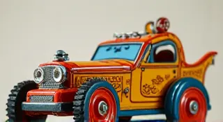 Japanese Tinplate Toys: A World of Charm